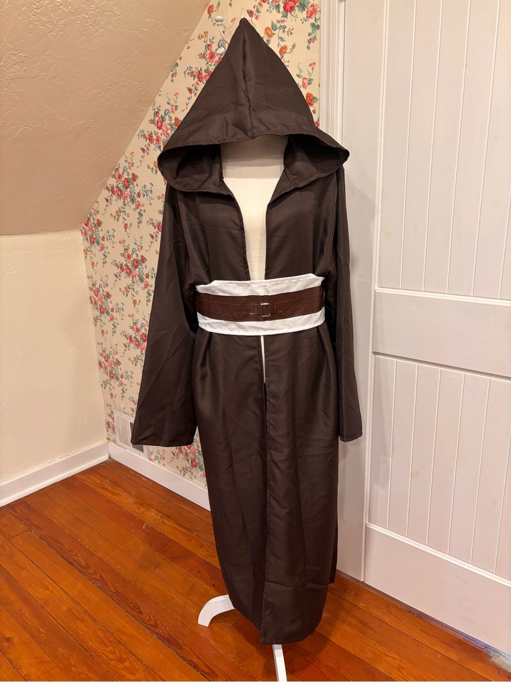 Men’s Medium Jedi Costume Brown Hooded Robe Belt Star Wars Halloween
